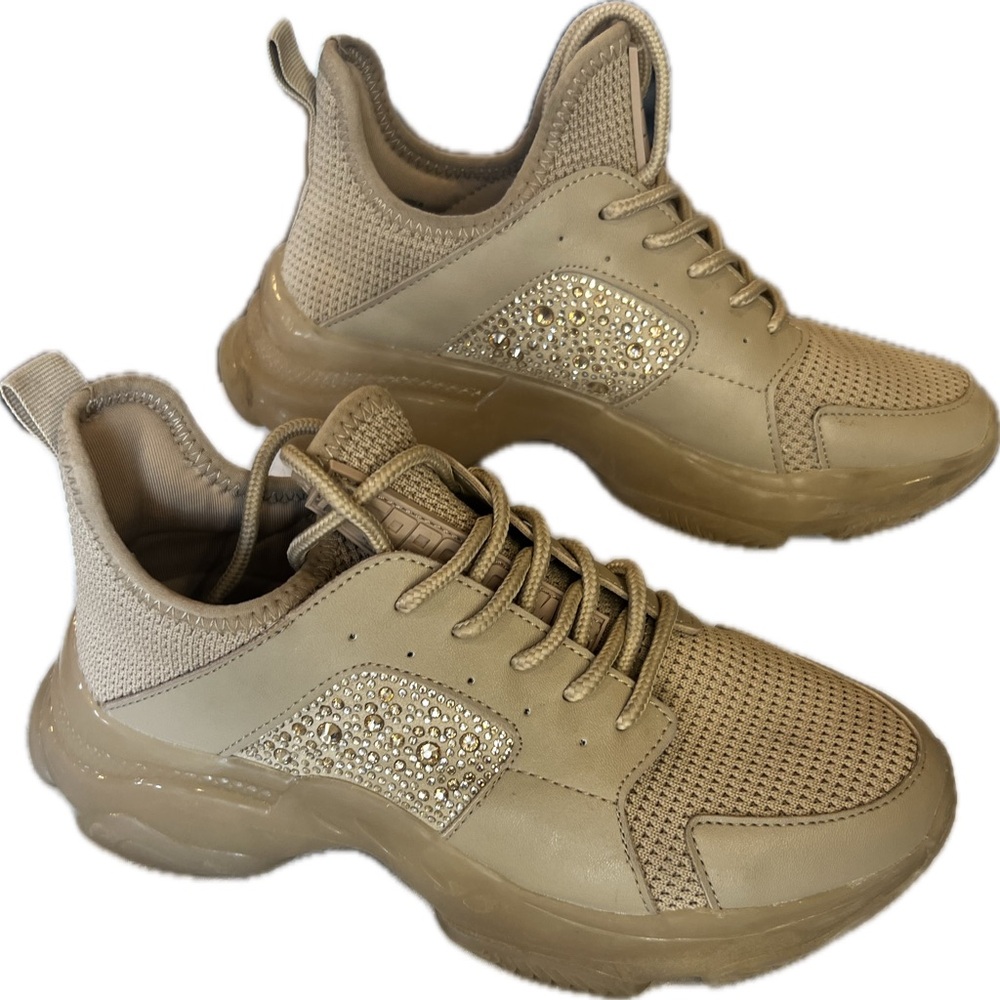 Comfort meets glam! ⭐️ Steve Madden chunky sneakers! 👟